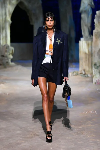 Look 1